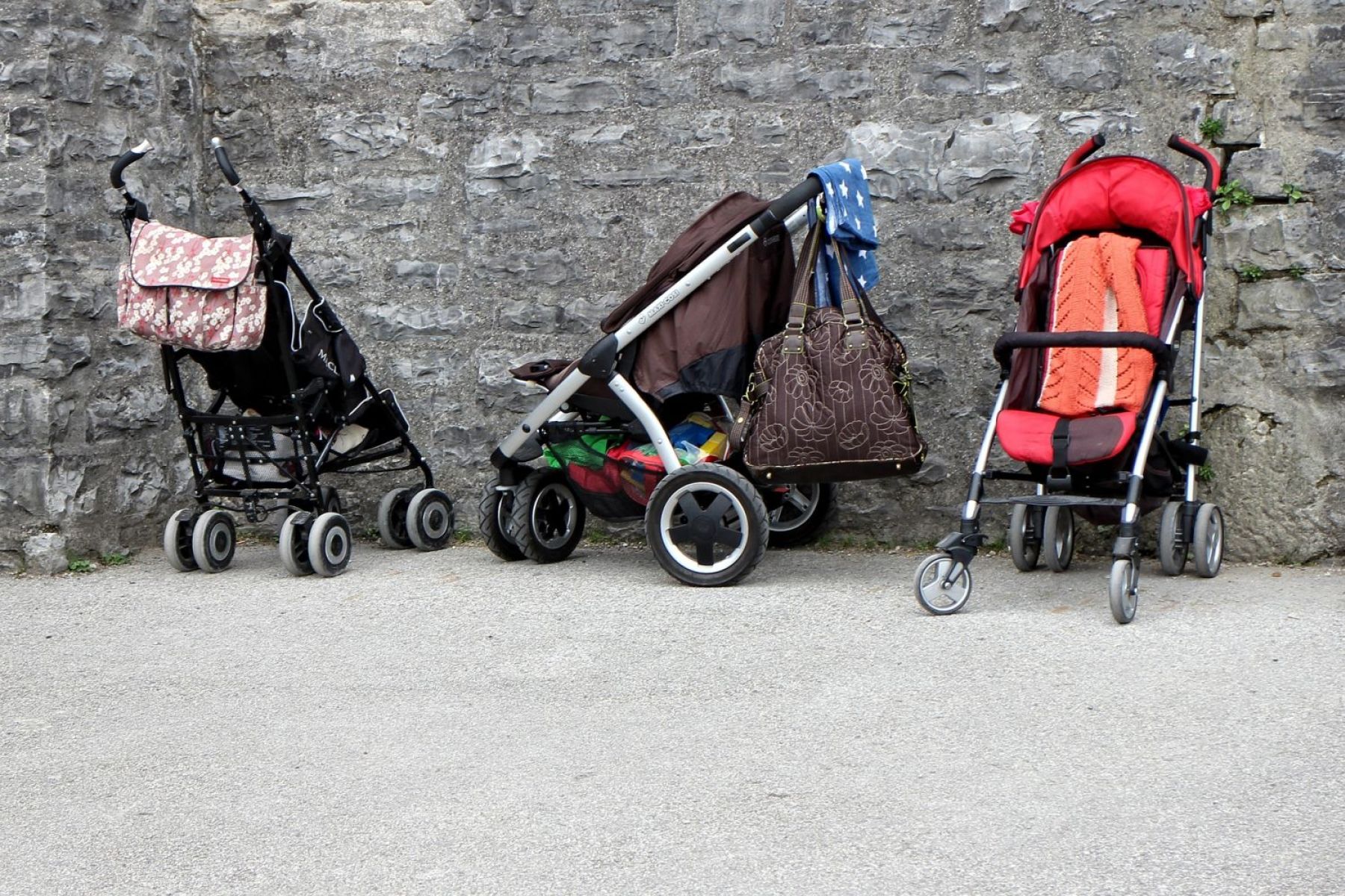 "Mama rollt." Portrait über das Muttersein mit Querschnittlähmung